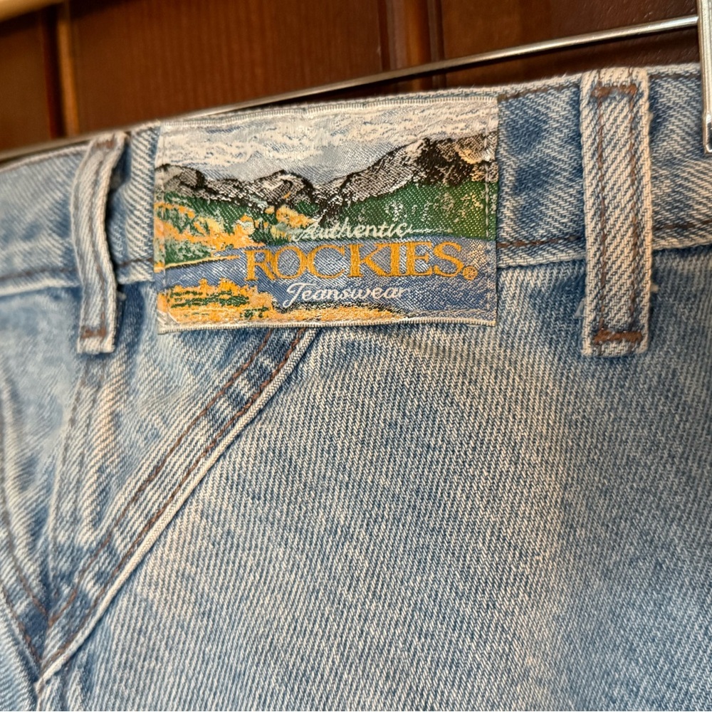 Rockies Authentic Vintage Light Blue Jeans with unique Mountain patch on back. - Picture 3 of 15